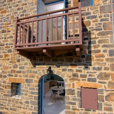Lilas Traditional Maisonette Holiday home *