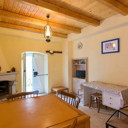 Lilas Traditional Maisonette Vakantiehuis